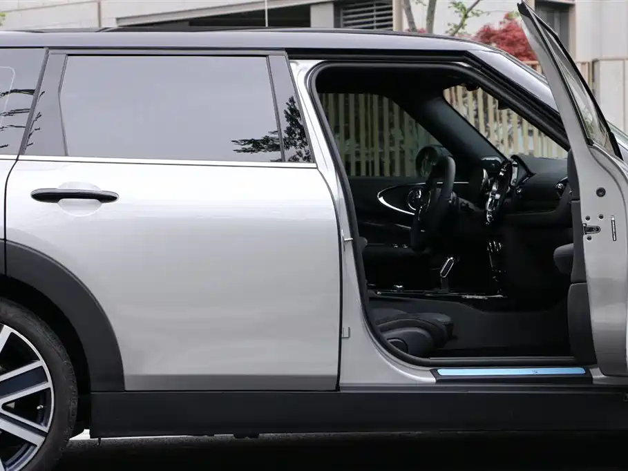 MINI Clubman 2023 — фото 14