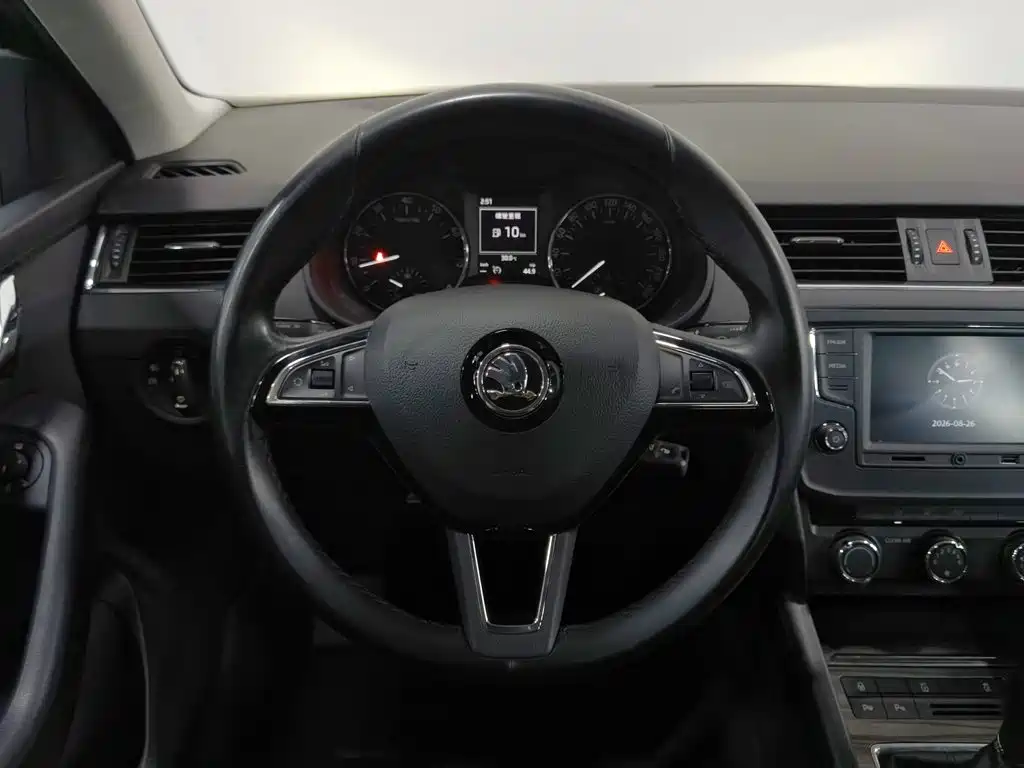 Skoda Octavia 2016 — фото 11