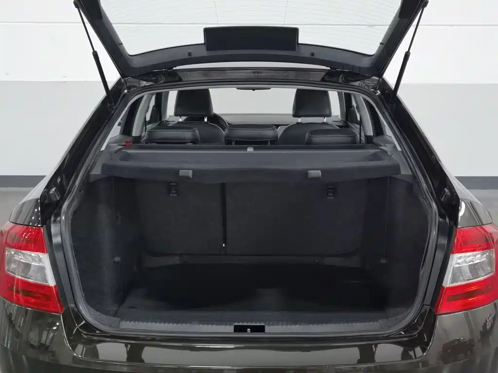 Skoda Octavia 2016 — фото 16