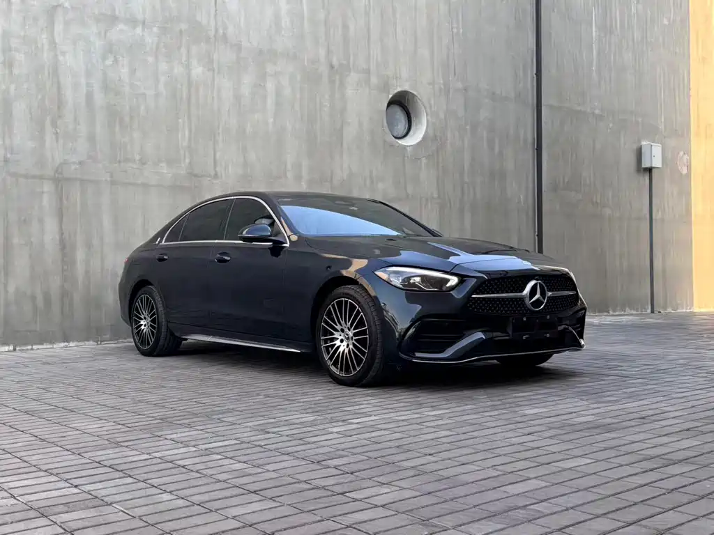 Mercedes-Benz C-Class 2025 — фото 3