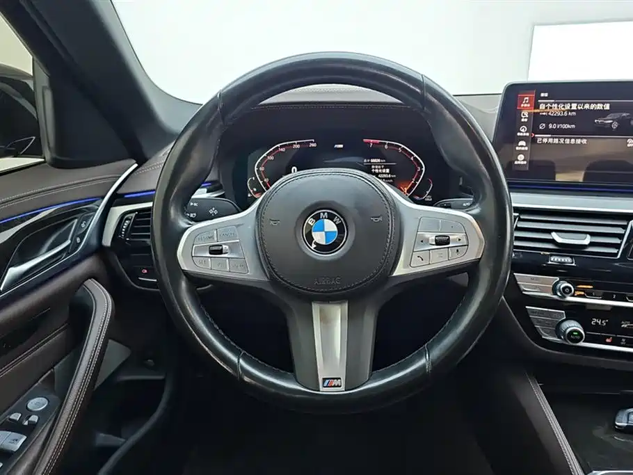BMW 5 Series 2023 — фото 15