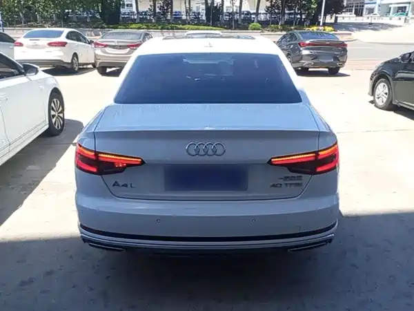 Audi A4L 2019
