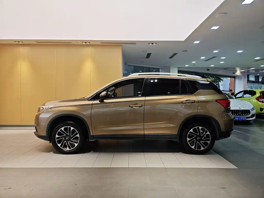 GAC Motor Trumpchi GS4 2015 — фото 6
