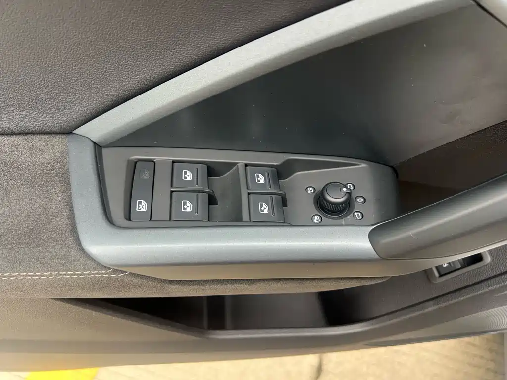 Audi Q3 Sportback 2023 — фото 14