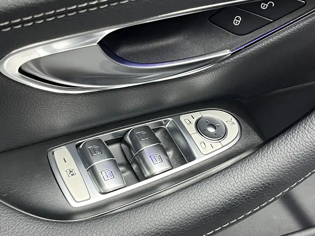 Mercedes-Benz E-Class 2018 — фото 24