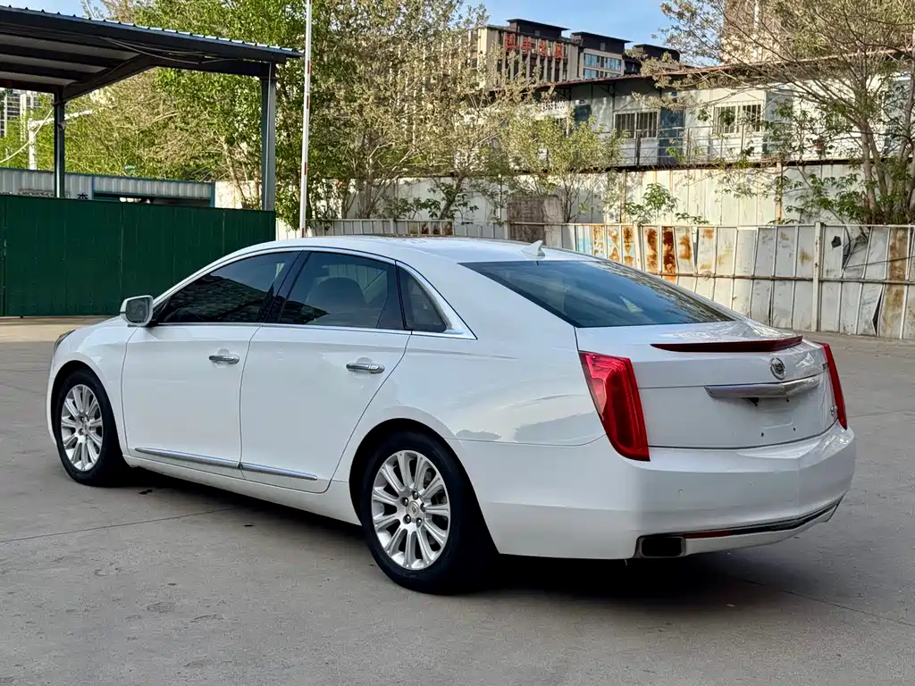 Cadillac XTS 2015 — фото 4