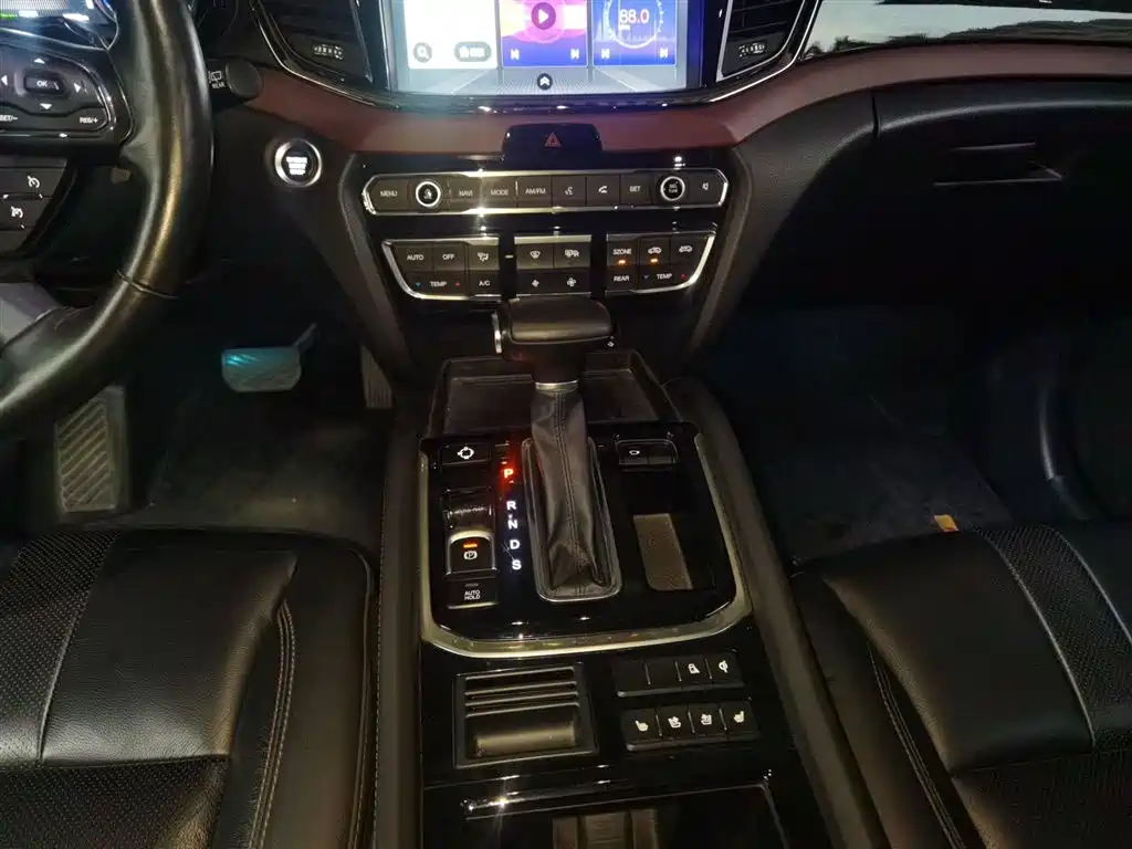 GAC Motor Trumpchi GS8 2019 — фото 14