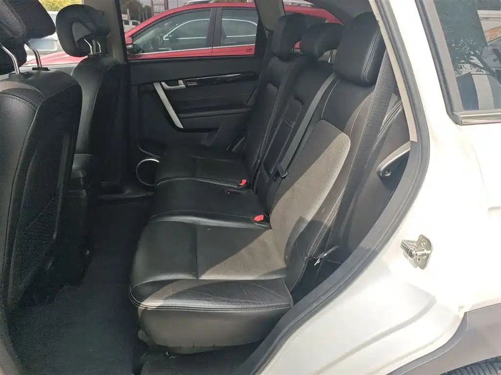 Chevrolet Captiva 2017 — фото 16