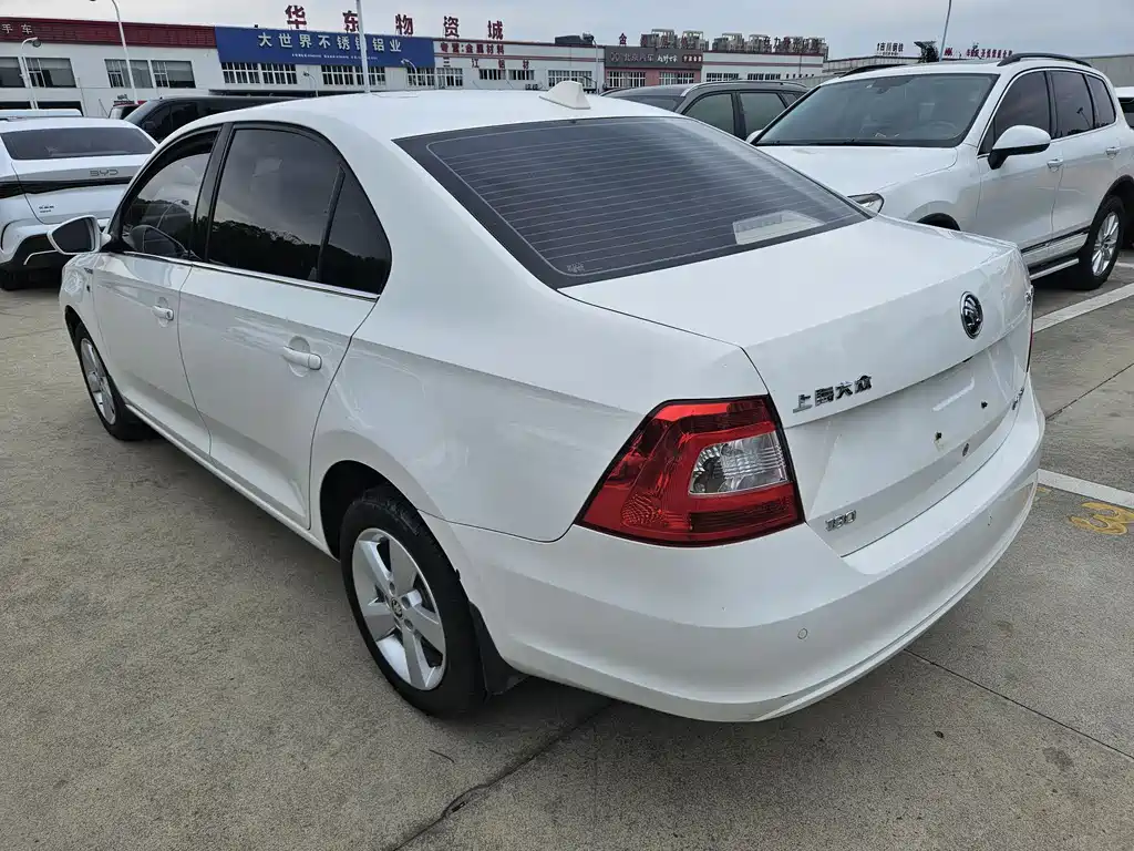 Skoda Rapid 2016 — фото 13