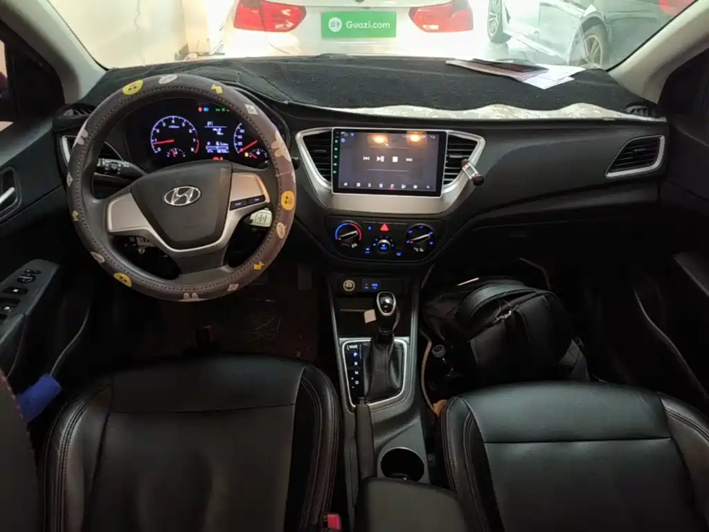 Hyundai Verna 2017 — фото 10