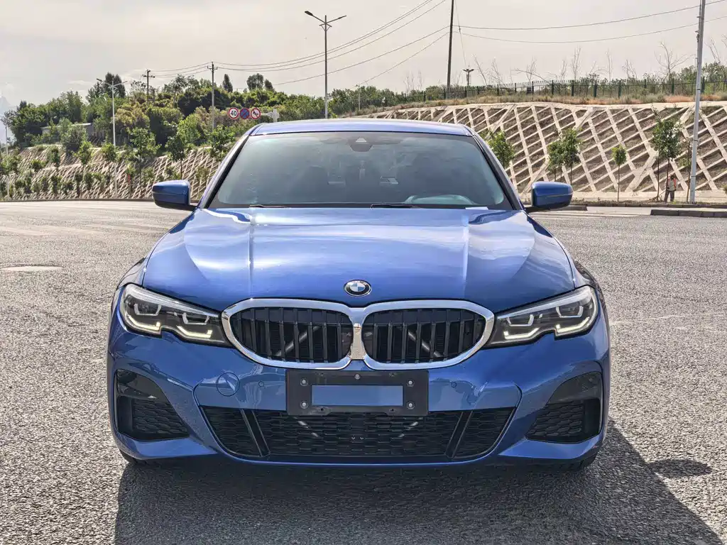 BMW 3 Series 2021 — фото 1