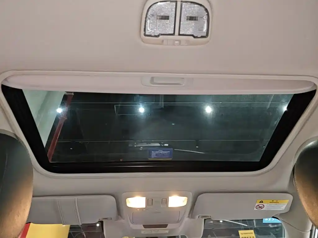 Subaru Legacy 2018 — фото 18