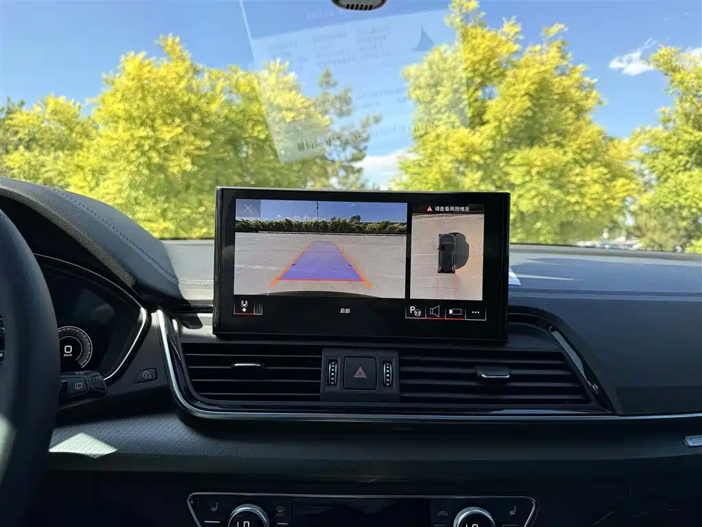 Audi Q5L 2023 — фото 18