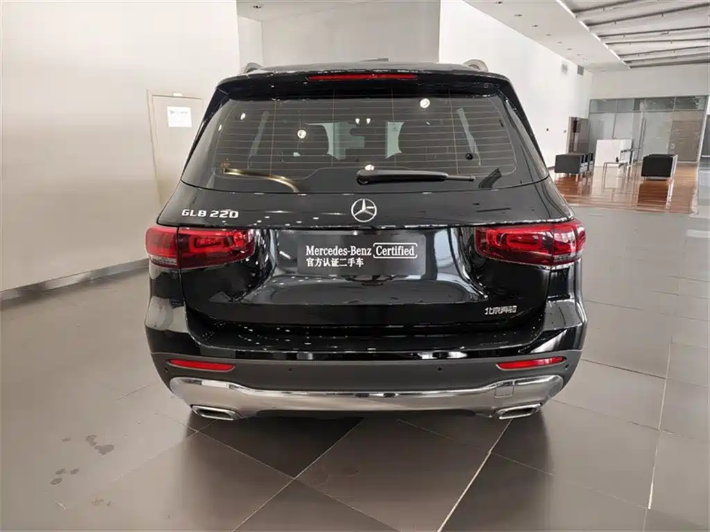 Mercedes-Benz GLB 2023 — фото 4