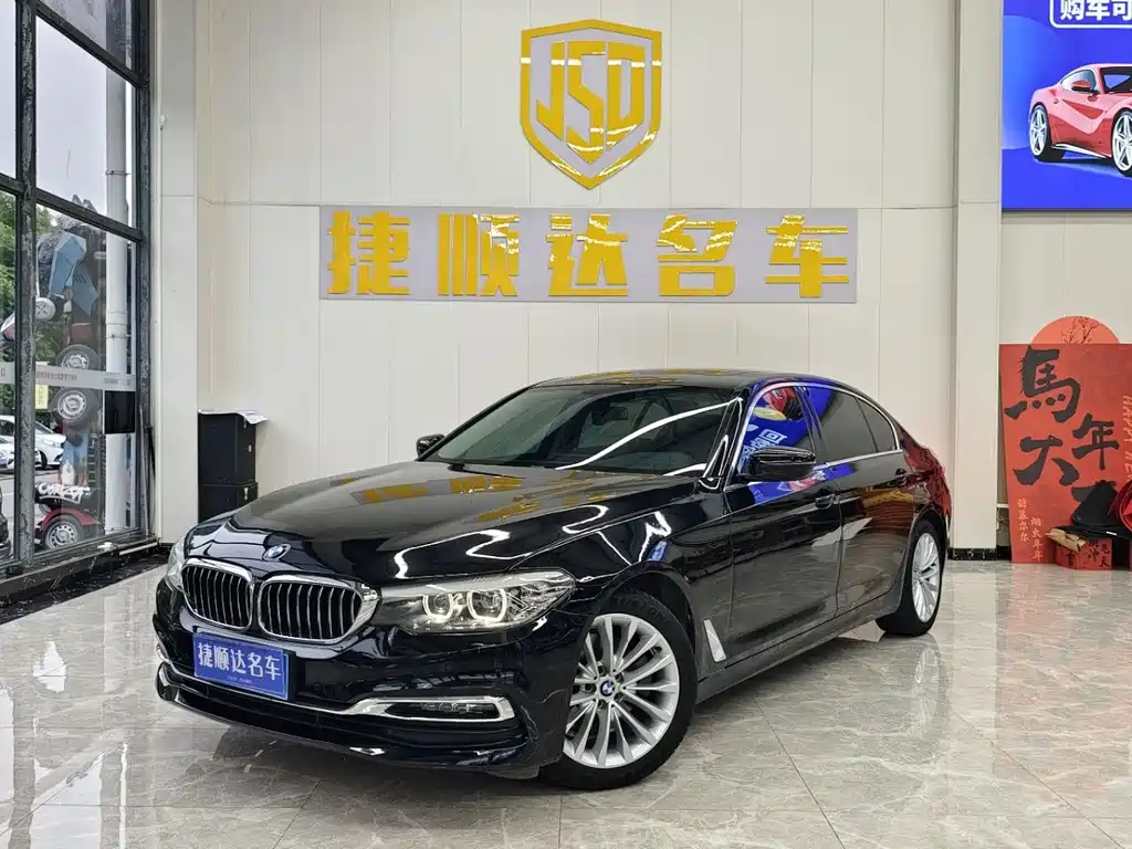 BMW 5 Series 2019 — фото 1