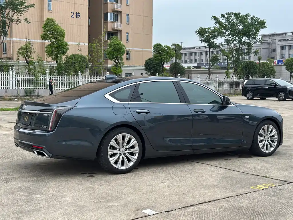 Cadillac CT6 2023 — фото 12