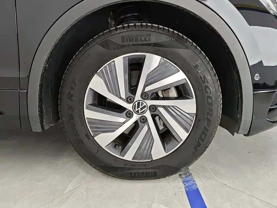 Volkswagen Tiguan L Plug-In Hybrid 2022 — фото 6