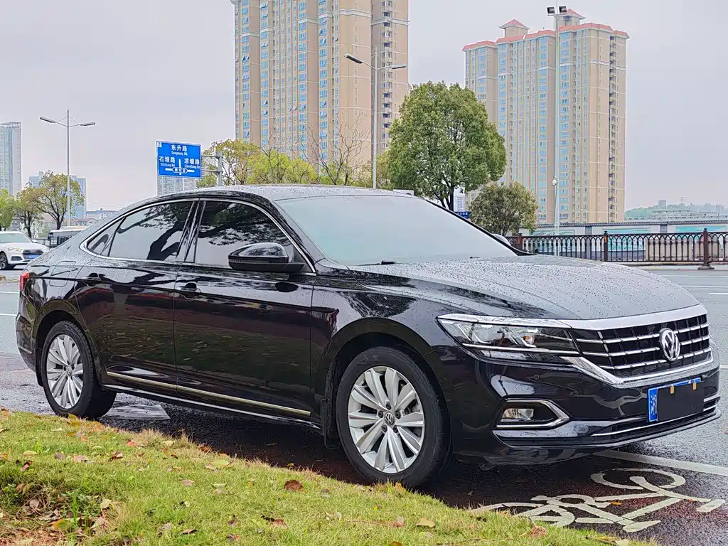 Volkswagen Passat 2019 — фото 1