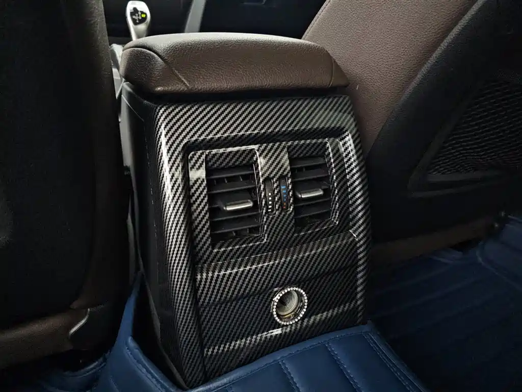 BMW 3 Series 2019 — фото 13