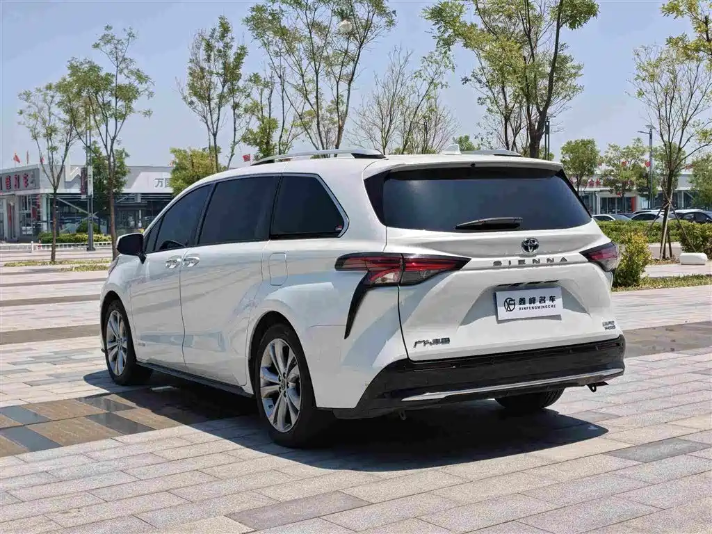 Toyota Sienna 2024 — фото 21