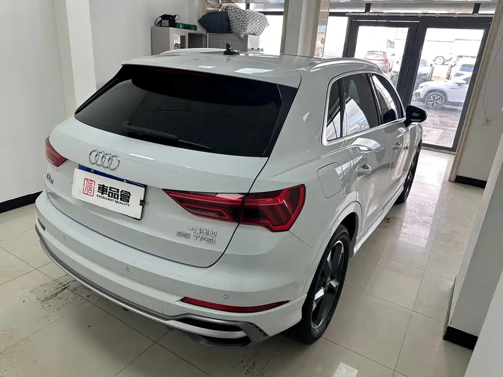Audi Q3 2023 — фото 23