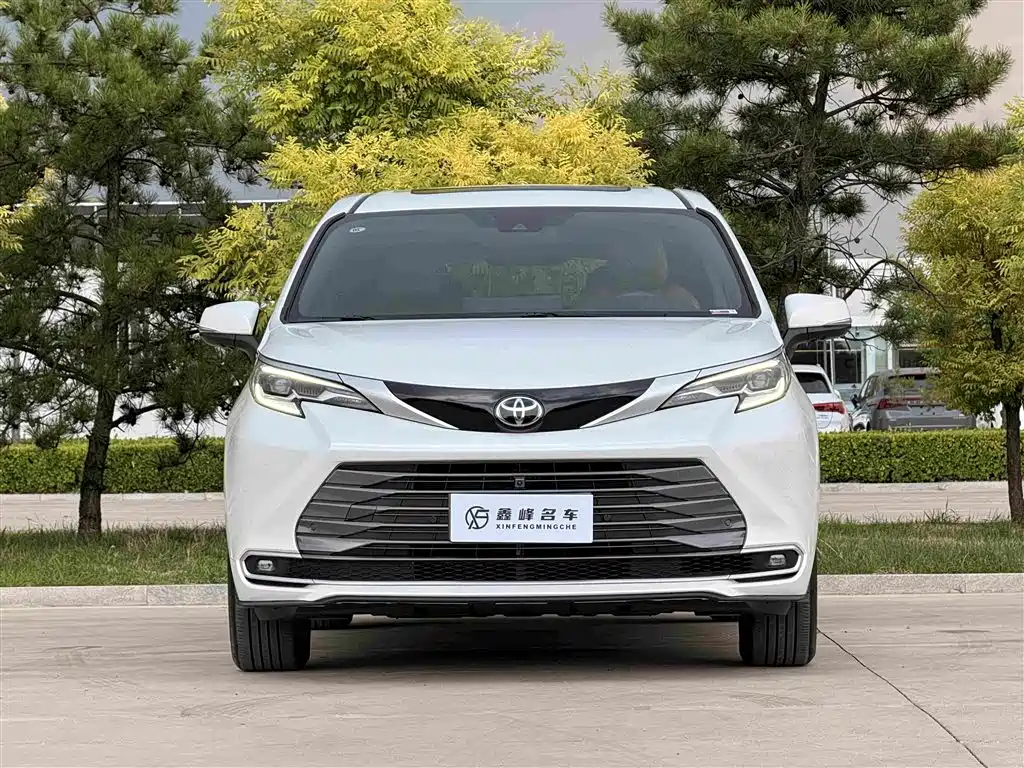 Toyota Sienna 2026 — фото 2