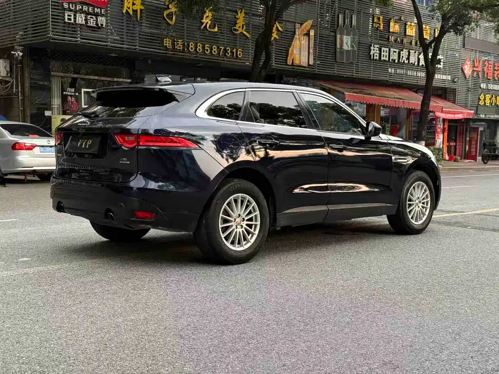 Jaguar F-PACE 2018 — фото 9