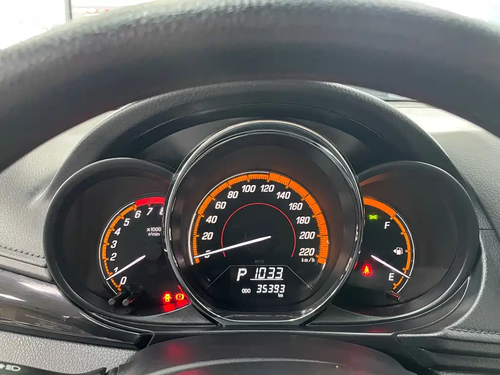 Toyota Yaris L 2022 — фото 12