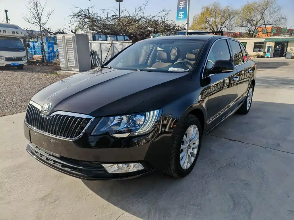 Skoda Superb 2014 — фото 1