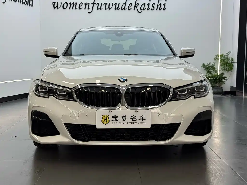 BMW 3 Series 2022 — фото 1