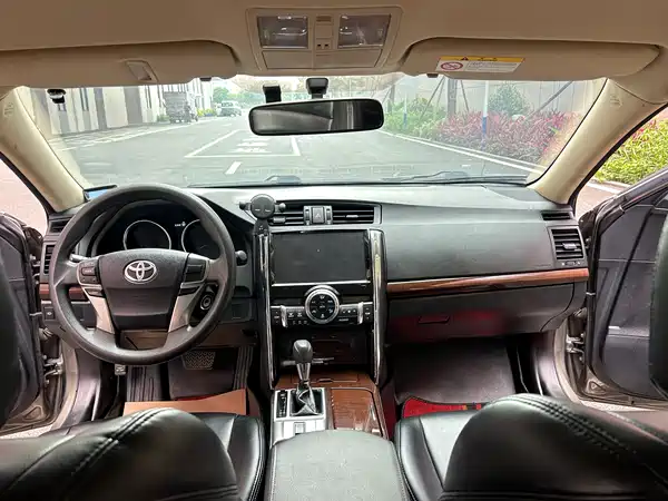 Toyota Reiz 2013