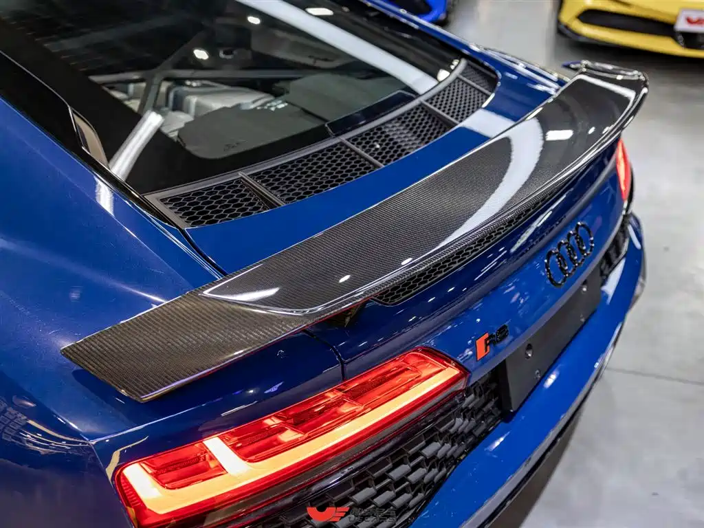 Audi R8 2023 — фото 11