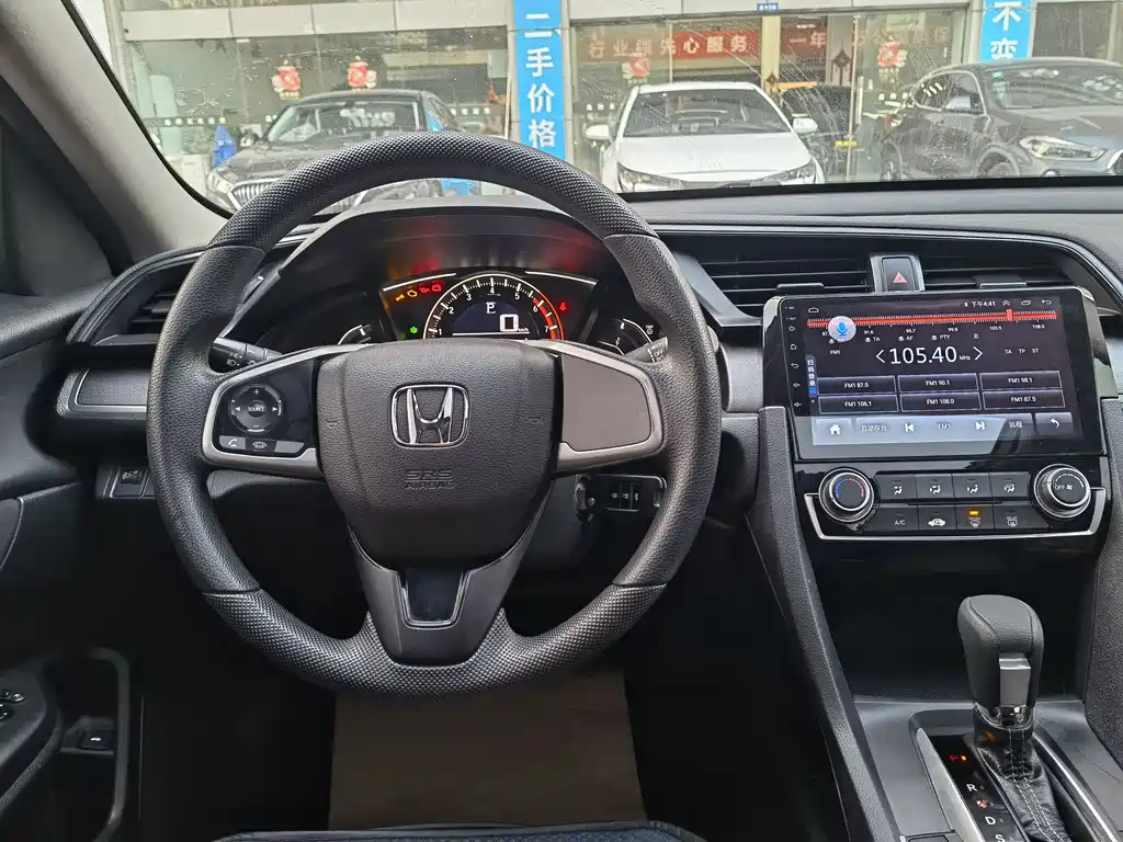 Honda Civic 2019 — фото 12