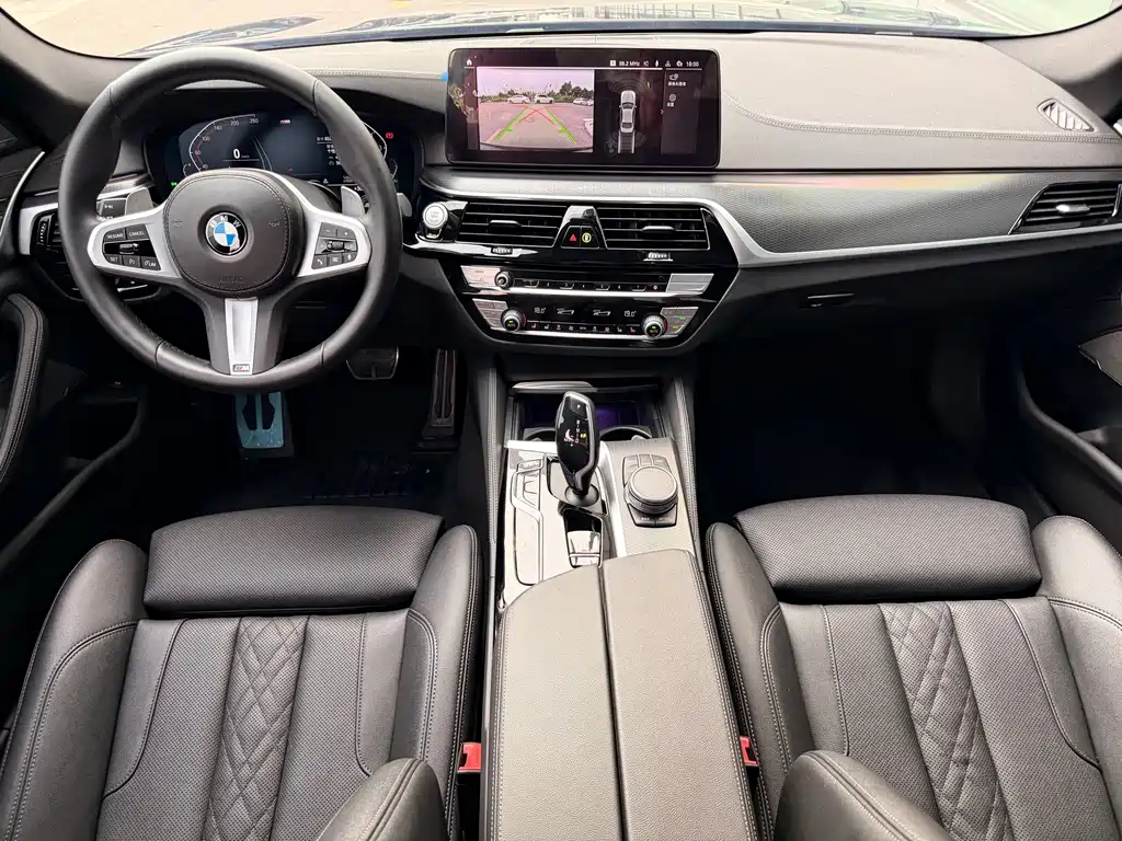 BMW 5 Series 2023 — фото 17