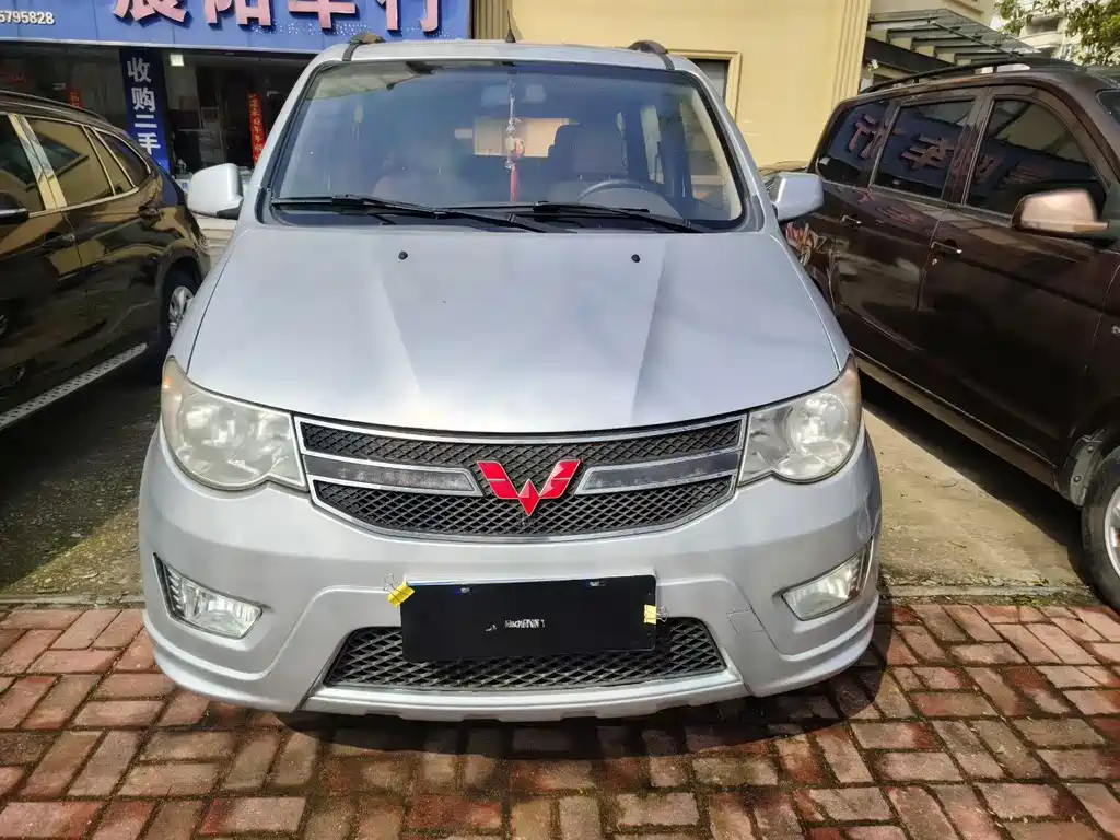 Wuling Hongguang 2015 — фото 2