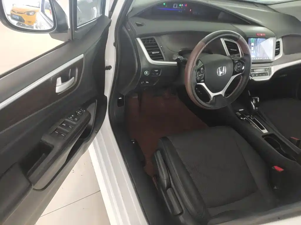 Honda Jade 2016 — фото 16