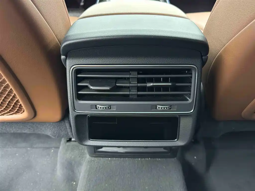 Audi Q7 2023 — фото 11