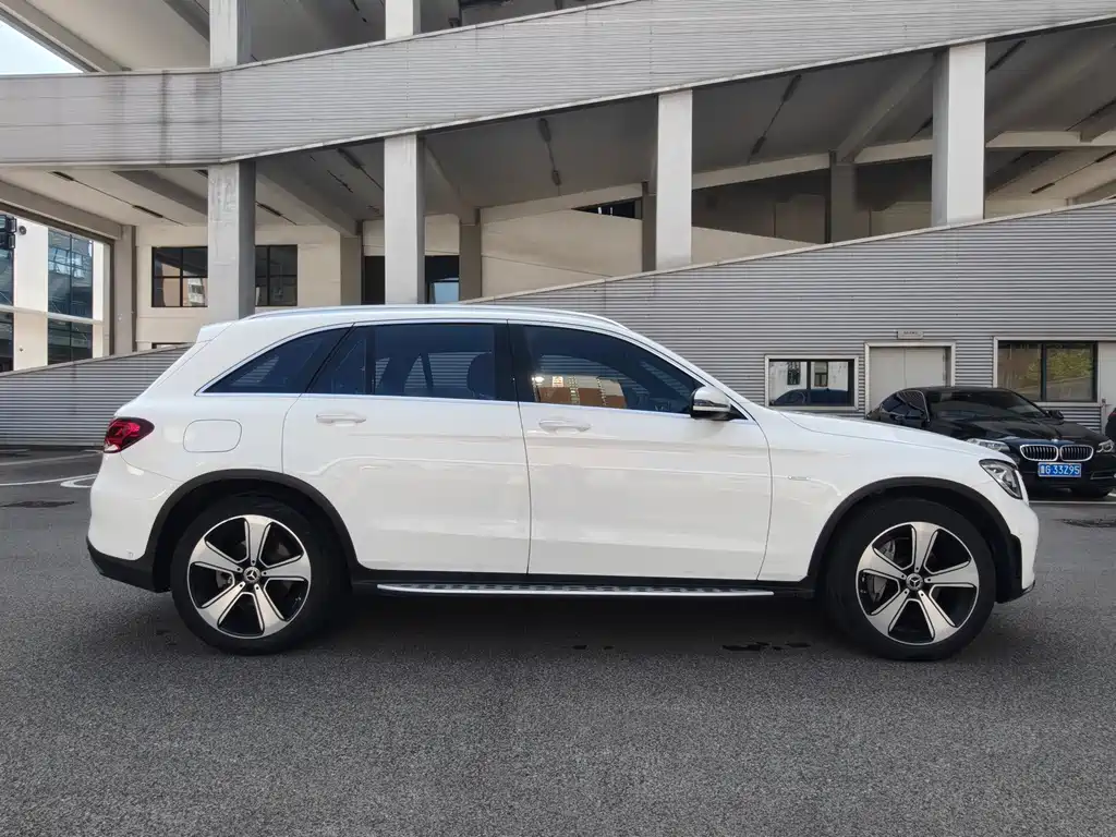 Mercedes-Benz GLC 2022 — фото 3