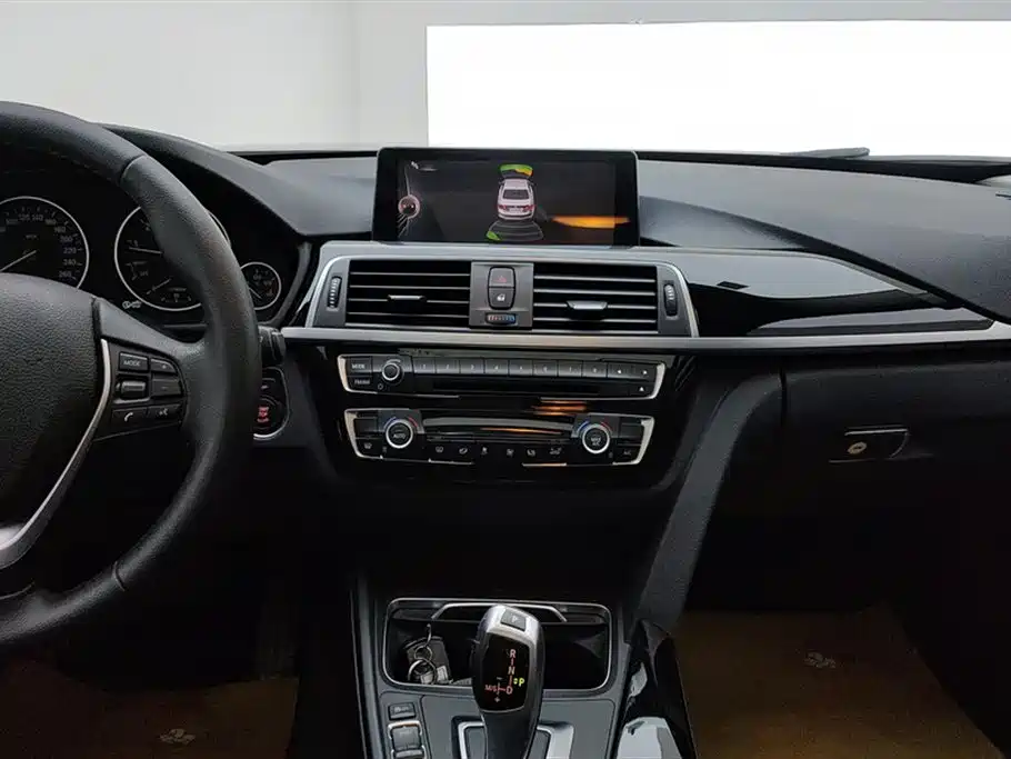 BMW 3 Series 2016 — фото 13