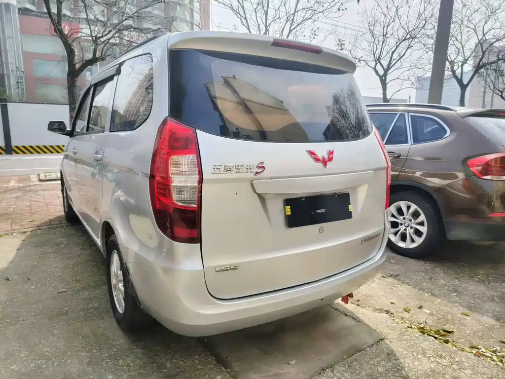 Wuling Hongguang 2015 — фото 7