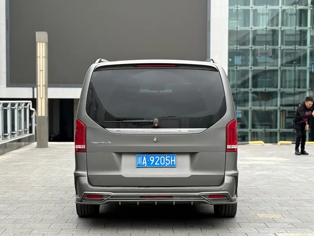 Mercedes-Benz V-Class 2022 — фото 4