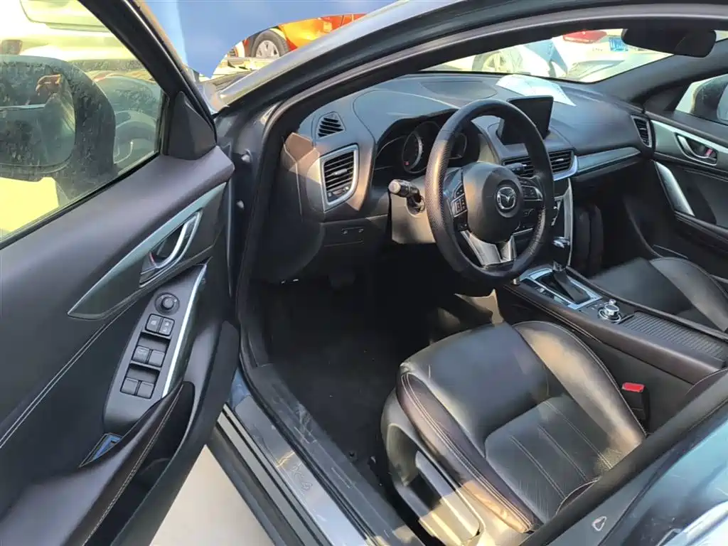 Mazda CX-4 2017 — фото 16