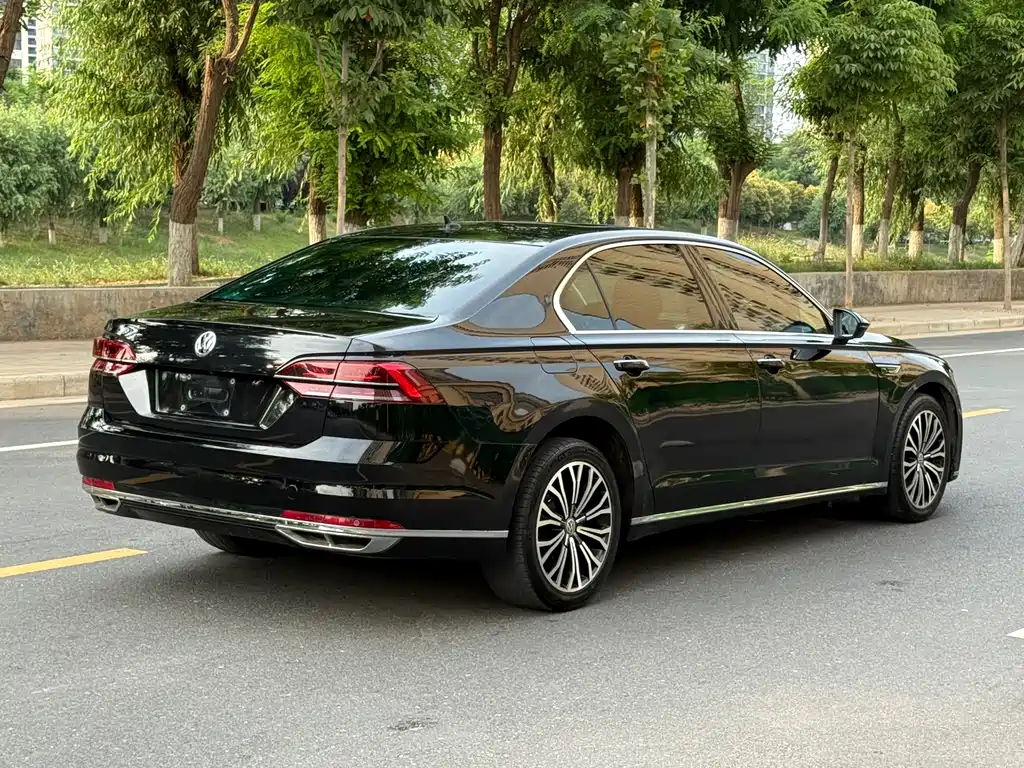 Volkswagen Phideon 2018 — фото 7