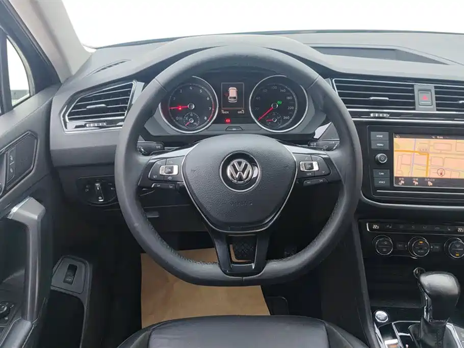 Volkswagen Tiguan L 2019 — фото 15