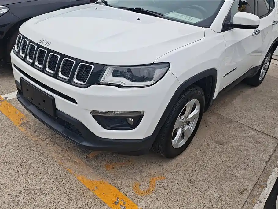 Jeep Compass 2017 — фото 1