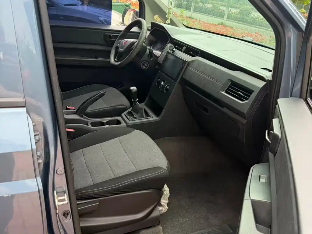 Wuling Hongguang PLUS 2023 — фото 4