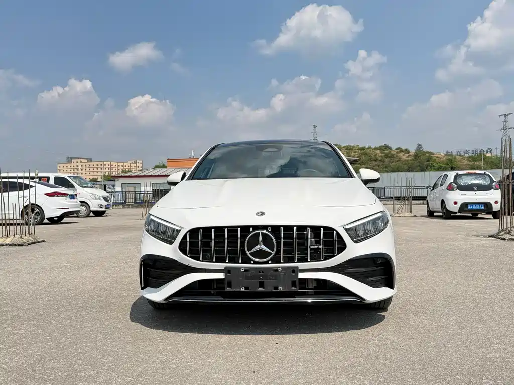 Mercedes-Benz A-Class 2024 — фото 3