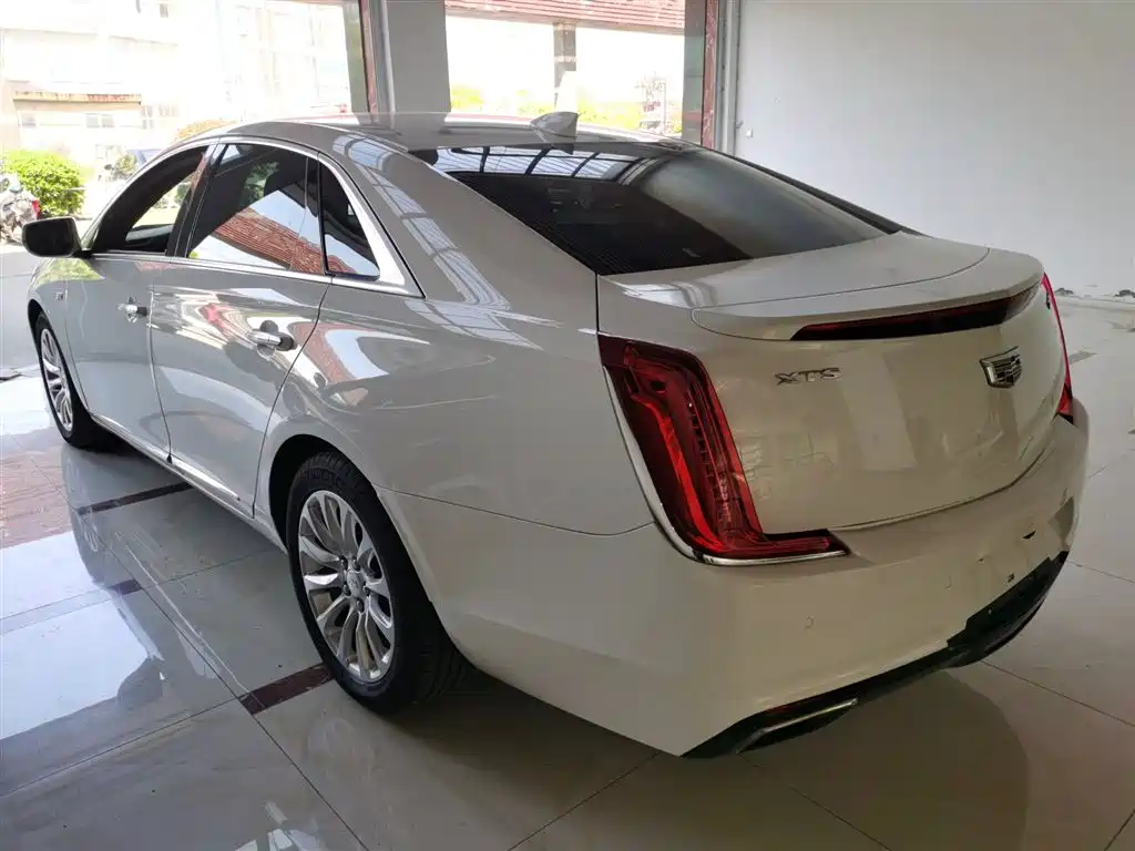 Cadillac XTS 2019 — фото 23