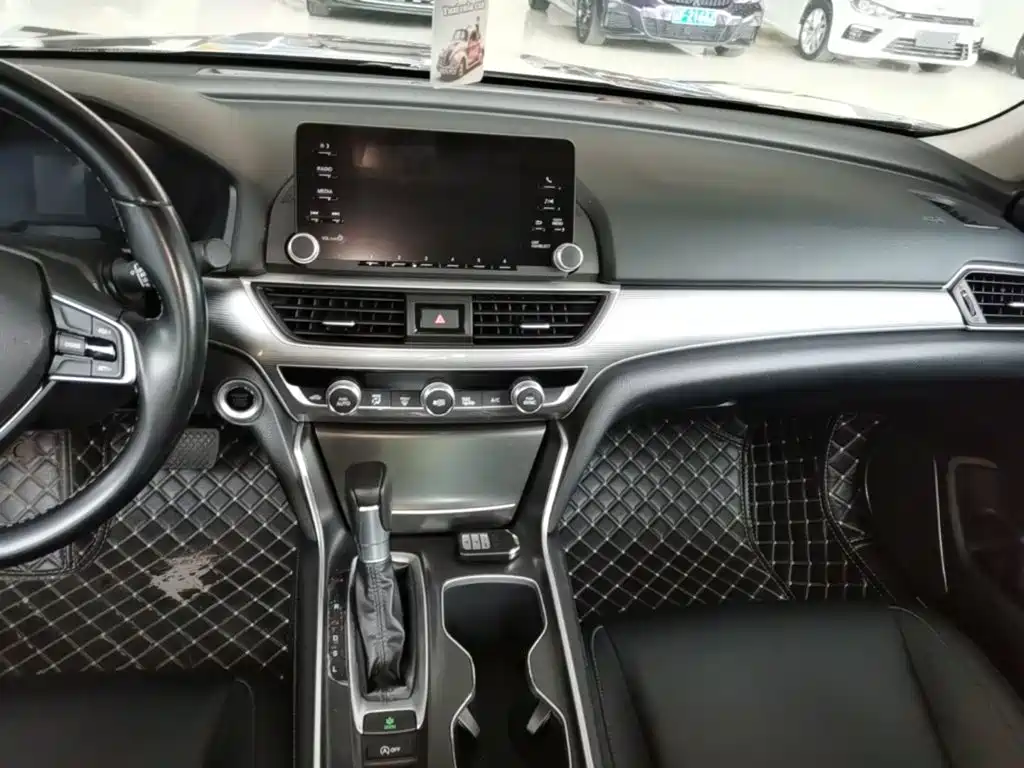 Honda Accord 2020 — фото 13