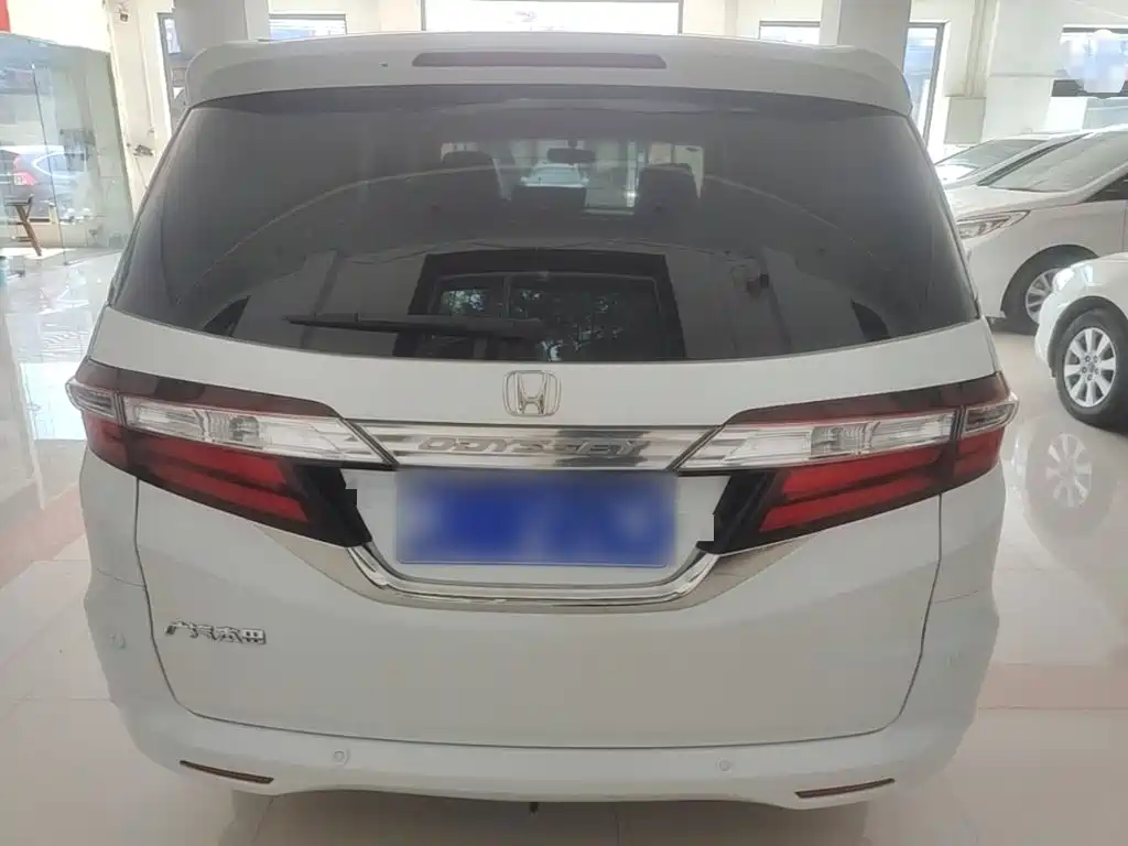 Honda Odyssey 2018 — фото 6